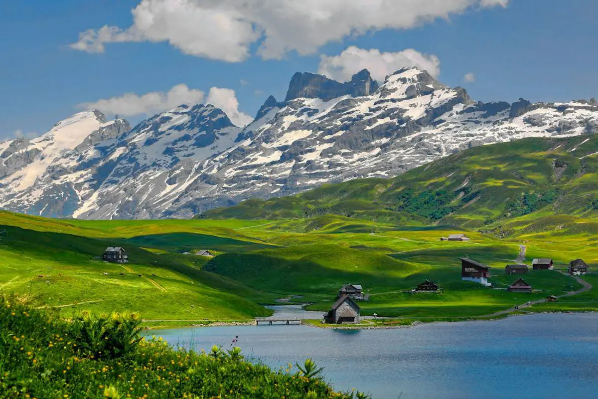 Destinasi Wisata Hidden Gem Swiss Sepi Pengunjung