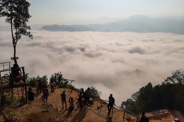 Wisata Negeri Di Atas Awan Dengan Pemandangan Menakjubkan