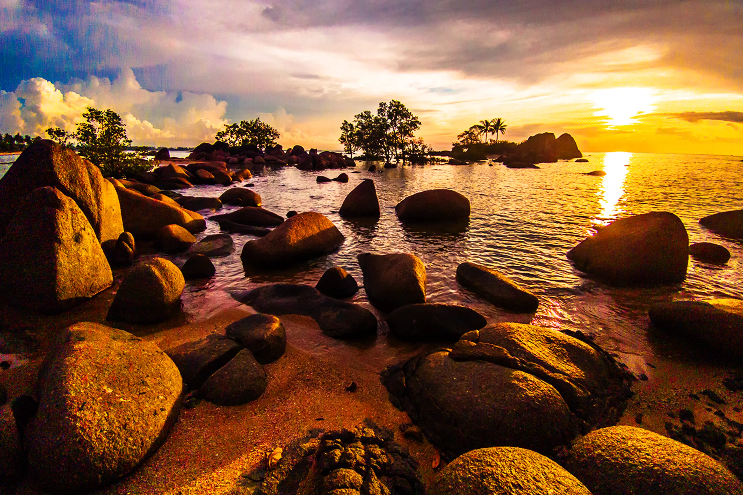 Rekomendasi Destinasi Wisata Kalimantan Barat Sambas
